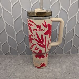 Stanley Resort Floral